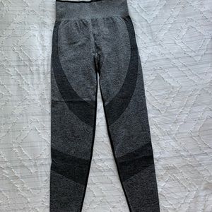 Women’s PINK leggings